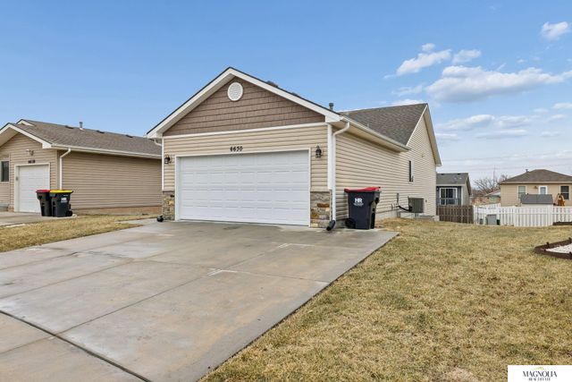 6630 N 12 Street, Lincoln, NE 68521