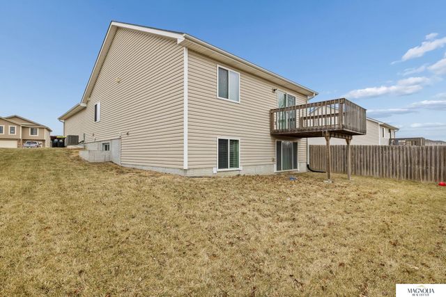 6630 N 12 Street, Lincoln, NE 68521