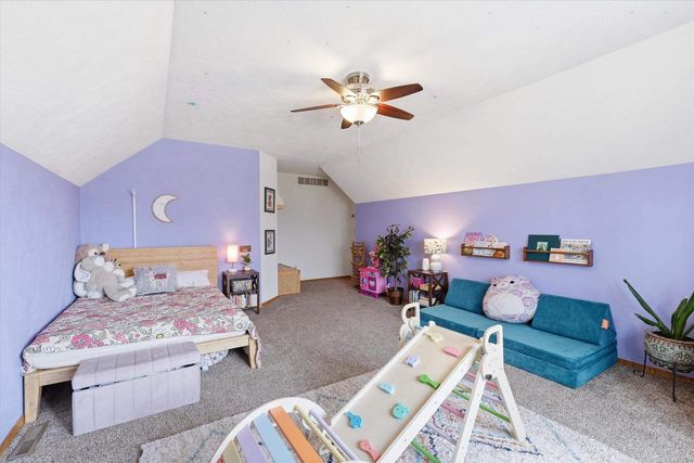 1081 S VIOLET LANE, Appleton, WI 54914