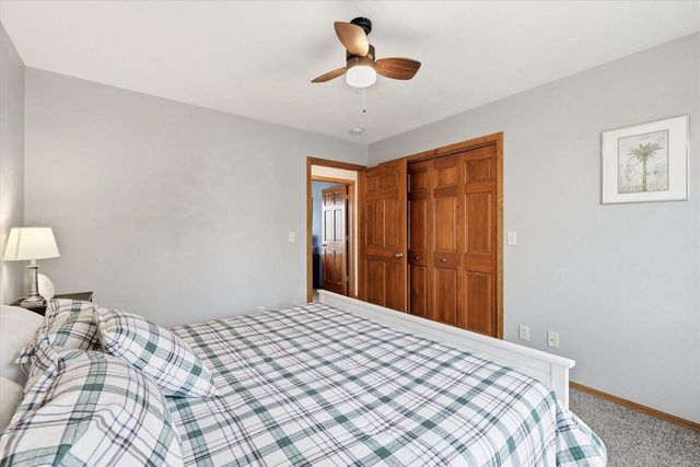 1081 S VIOLET LANE, Appleton, WI 54914
