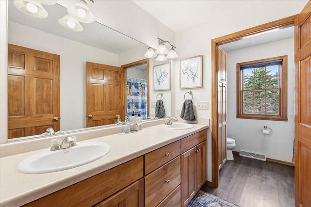1081 S VIOLET LANE, Appleton, WI 54914