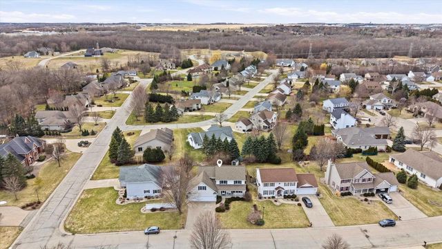 1081 S VIOLET LANE, Appleton, WI 54914
