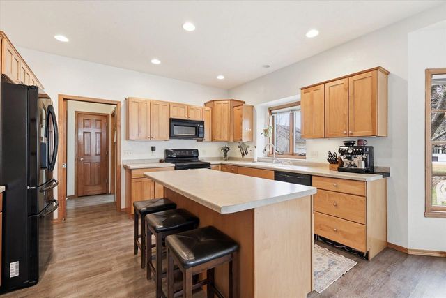 1081 S VIOLET LANE, Appleton, WI 54914