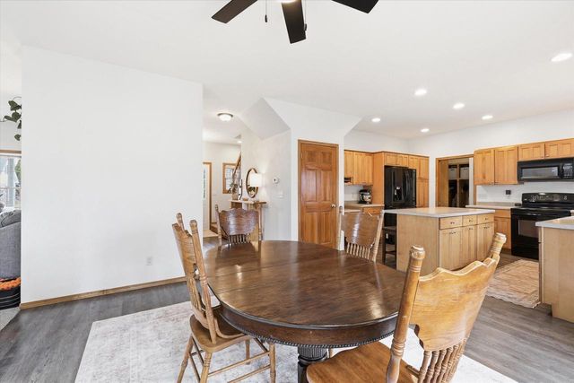 1081 S VIOLET LANE, Appleton, WI 54914