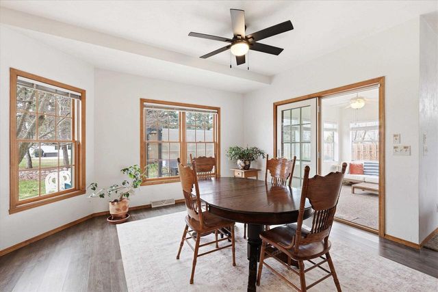 1081 S VIOLET LANE, Appleton, WI 54914