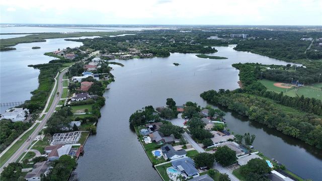 560 7TH STREET S, Safety Harbor, FL 34695