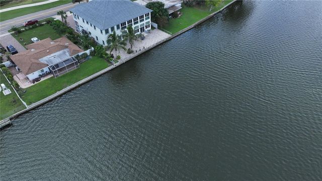560 7TH STREET S, Safety Harbor, FL 34695