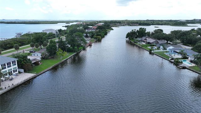560 7TH STREET S, Safety Harbor, FL 34695