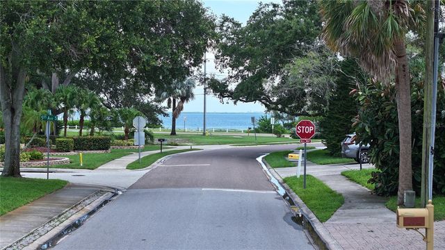 560 7TH STREET S, Safety Harbor, FL 34695