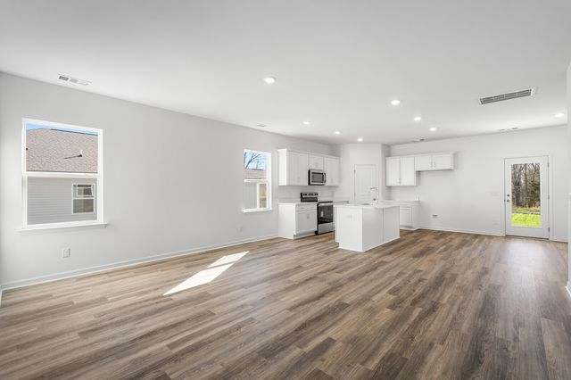 227 Idle Drive, Shelbyville, TN 37160