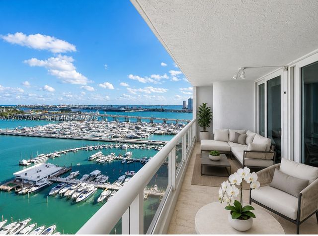 1717 N Bayshore Dr A-2434, Miami, FL 33132