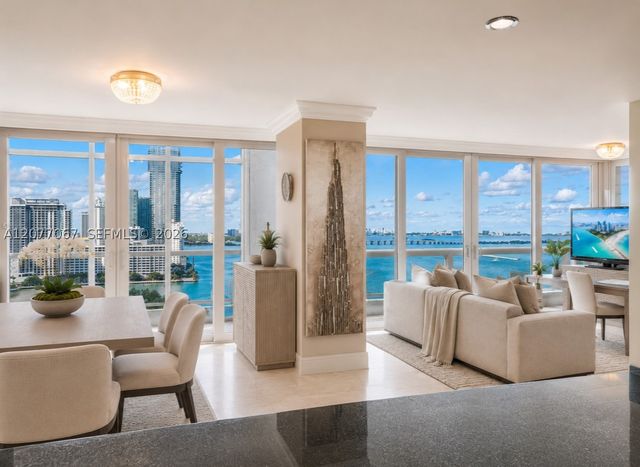 1717 N Bayshore Dr A-2434, Miami, FL 33132