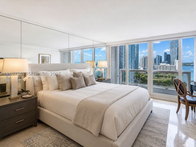 1717 N Bayshore Dr A-2434, Miami, FL 33132
