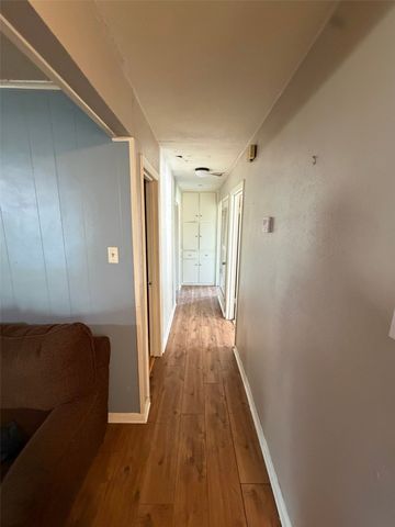 8012 Chapin Road, Benbrook, TX 76116