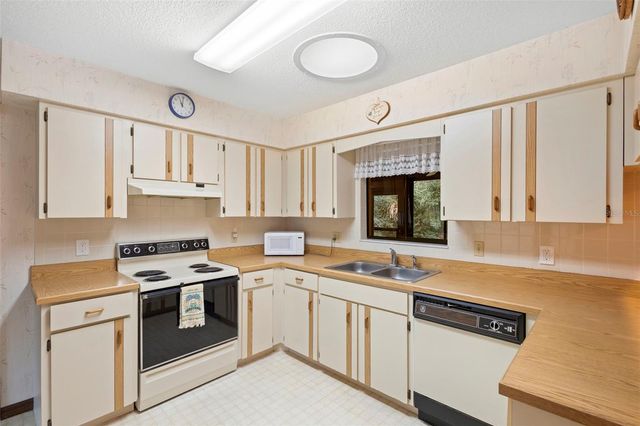 646 YUPON AVENUE, New Smyrna Beach, FL 32169