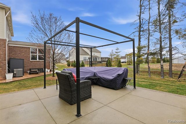49378 Camarosa Lane, Macomb, MI 48044