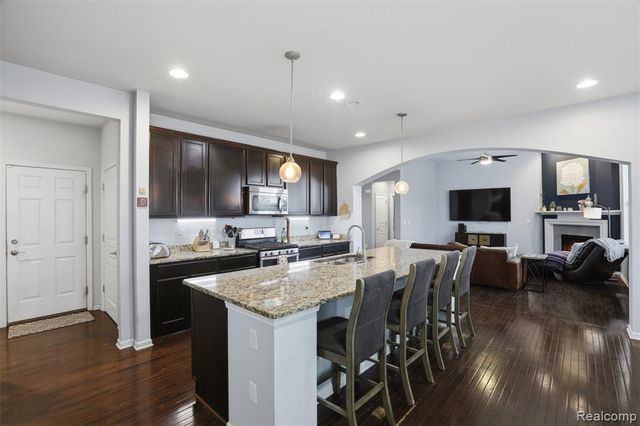 49378 Camarosa Lane, Macomb, MI 48044