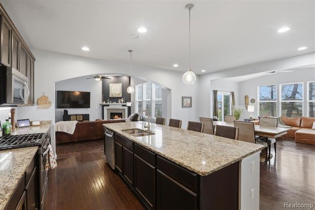 49378 Camarosa Lane, Macomb, MI 48044