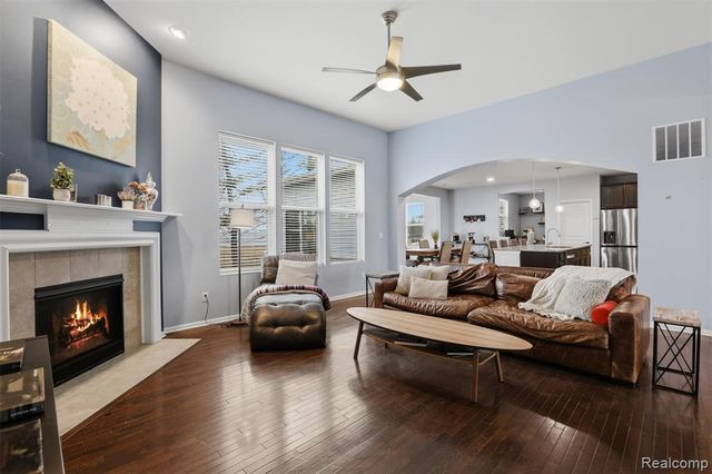 49378 Camarosa Lane, Macomb, MI 48044