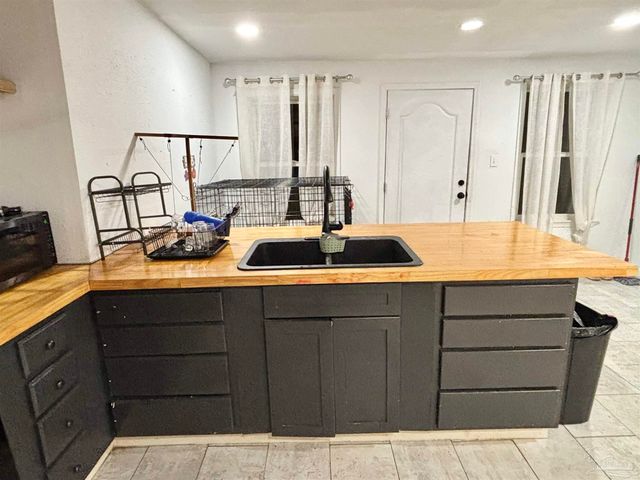 4832 W Spencer Field Rd, Pace, FL 32571
