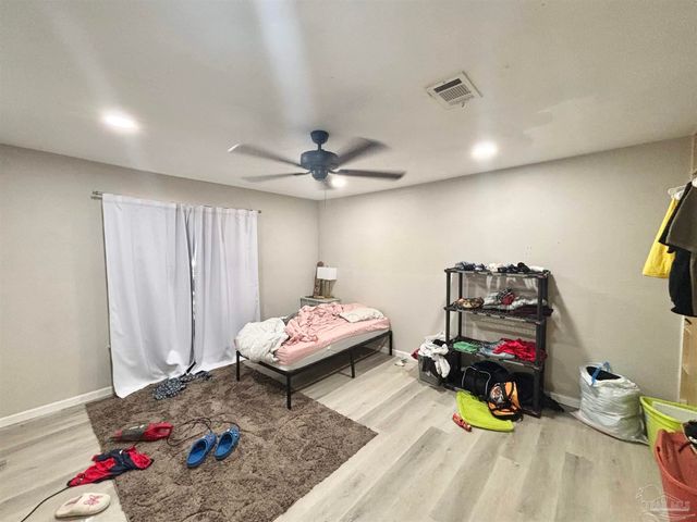 4832 W Spencer Field Rd, Pace, FL 32571