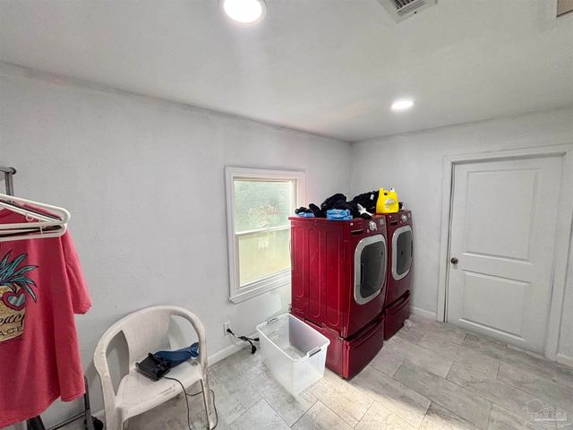 4832 W Spencer Field Rd, Pace, FL 32571