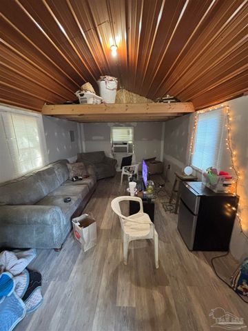 4832 W Spencer Field Rd, Pace, FL 32571