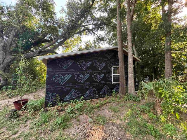 4832 W Spencer Field Rd, Pace, FL 32571