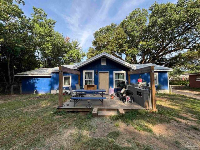 4832 W Spencer Field Rd, Pace, FL 32571