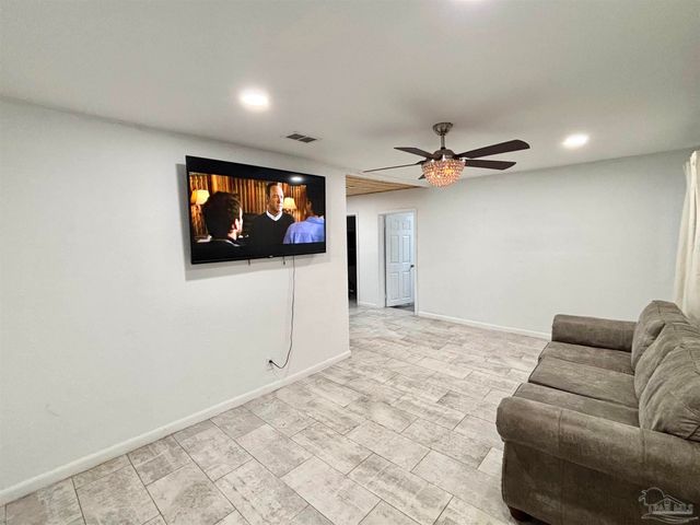 4832 W Spencer Field Rd, Pace, FL 32571