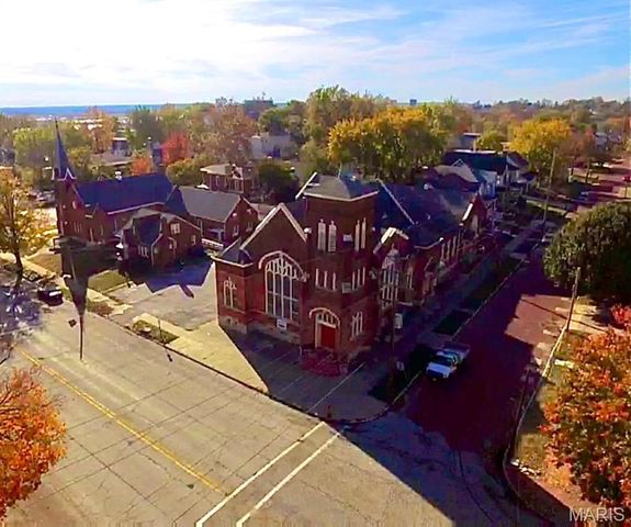 720 Henry Street, Alton, IL 62002