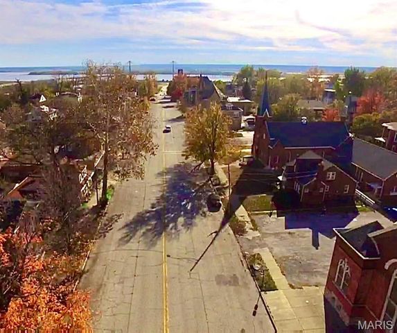 720 Henry Street, Alton, IL 62002