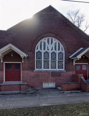 720 Henry Street, Alton, IL 62002