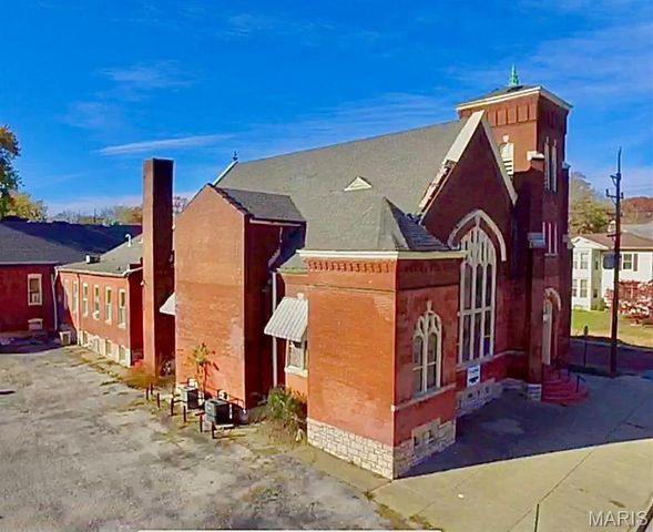 720 Henry Street, Alton, IL 62002