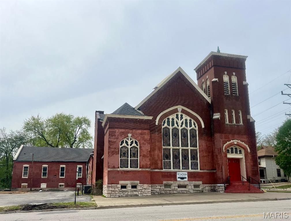 720 Henry Street, Alton, IL 62002
