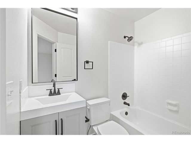 10701 W Dartmouth Ave, Lakewood, CO 80227
