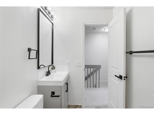 10701 W Dartmouth Ave, Lakewood, CO 80227
