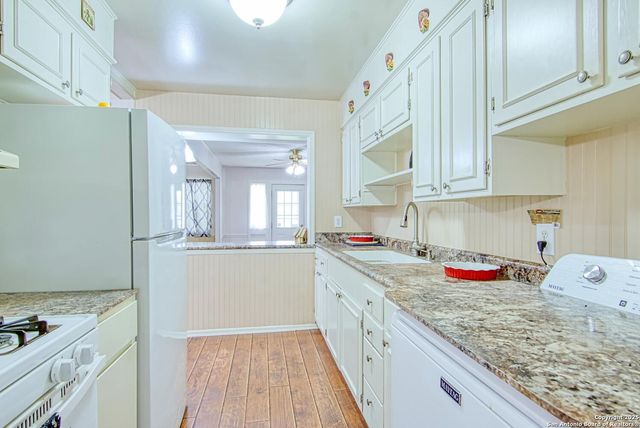 323 Hatcher Ave, San Antonio, TX 78223