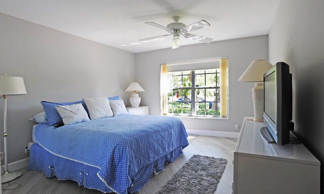 714 Pinehurst Way, Palm Beach Gardens, FL 33418