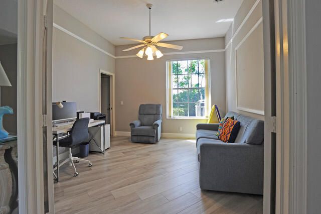 714 Pinehurst Way, Palm Beach Gardens, FL 33418