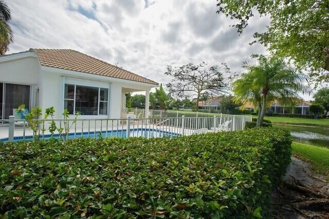 714 Pinehurst Way, Palm Beach Gardens, FL 33418