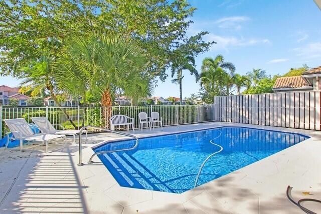 714 Pinehurst Way, Palm Beach Gardens, FL 33418