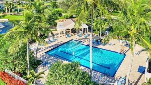 714 Pinehurst Way, Palm Beach Gardens, FL 33418