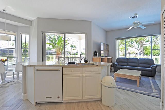 714 Pinehurst Way, Palm Beach Gardens, FL 33418