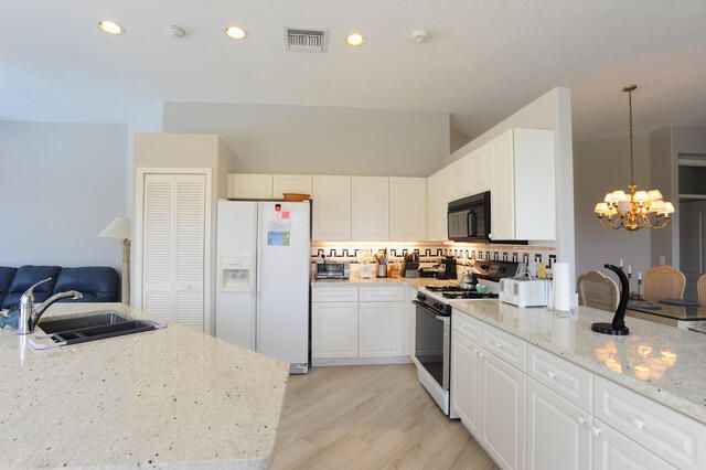 714 Pinehurst Way, Palm Beach Gardens, FL 33418