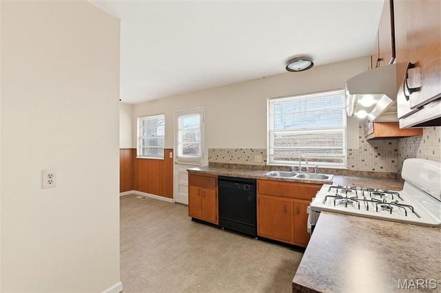 11625 Mehl Avenue, Florissant, MO 63033