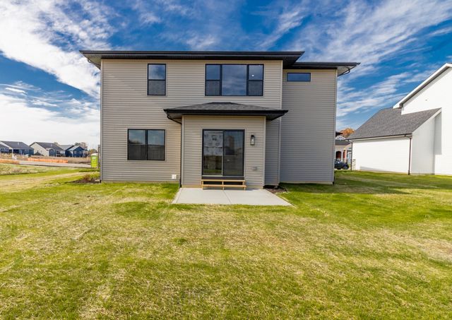 7620 E 115th Avenue, Crown Point, IN 46307