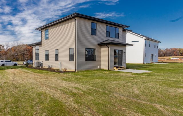 7620 E 115th Avenue, Crown Point, IN 46307