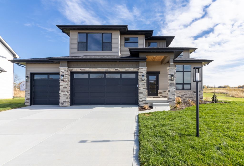 7620 E 115th Avenue, Crown Point, IN 46307