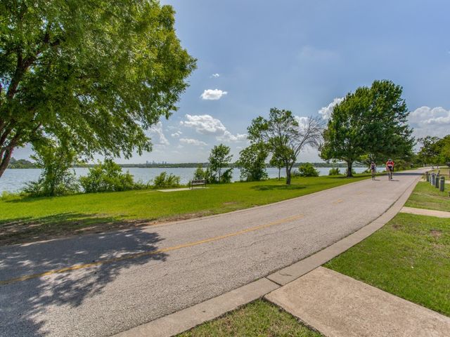 9412 Peninsula Drive, Dallas, TX 75218